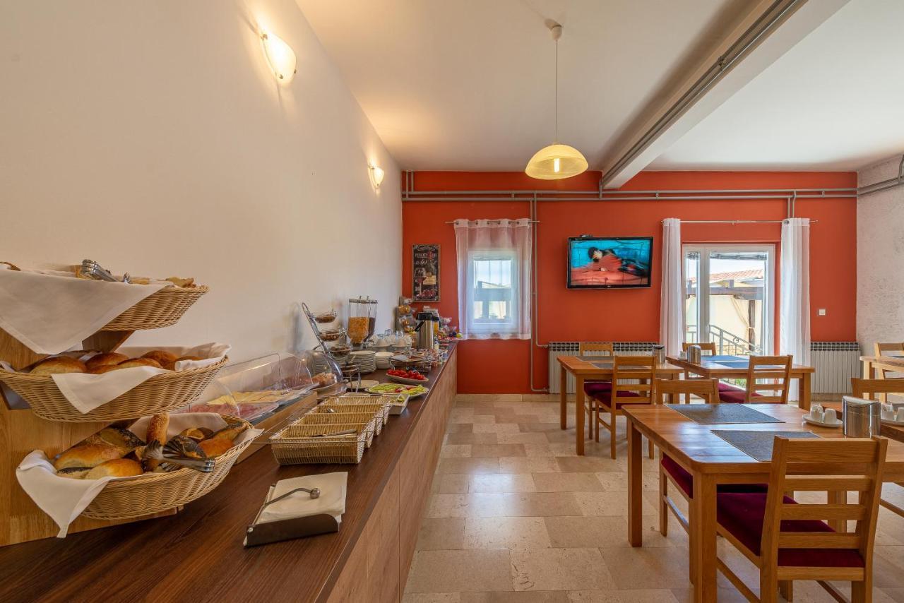 Bed & Breakfast Maki 비오그라드나모루 외부 사진