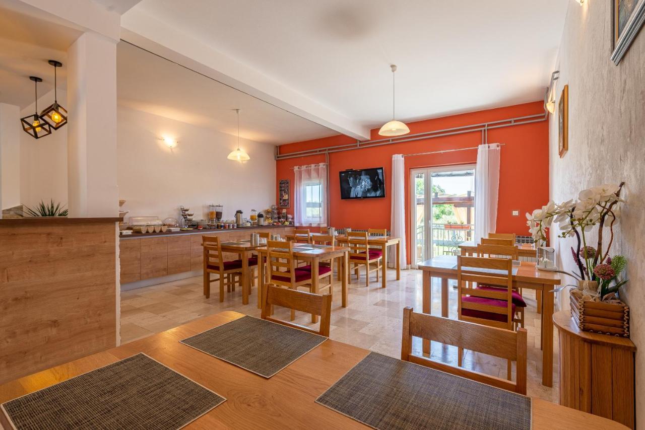Bed & Breakfast Maki 비오그라드나모루 외부 사진