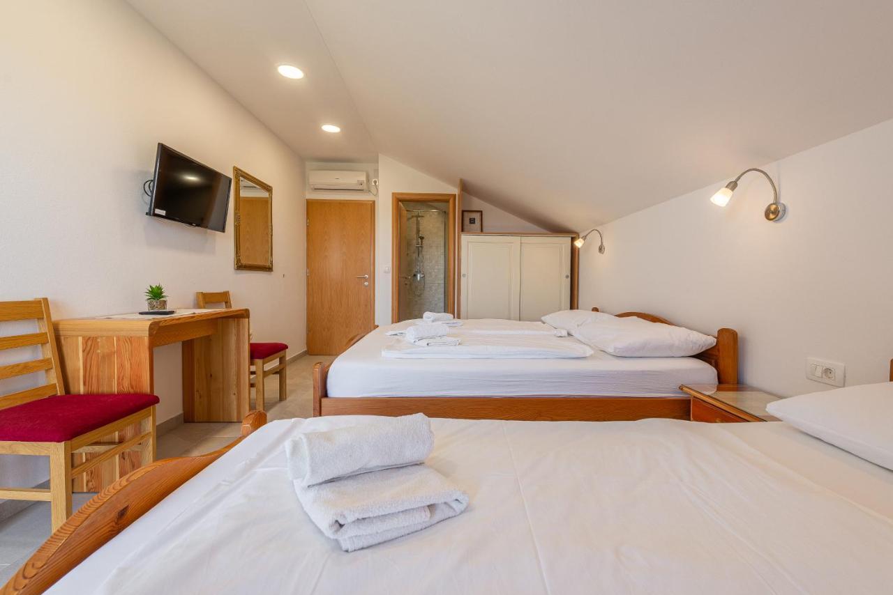 Bed & Breakfast Maki 비오그라드나모루 외부 사진