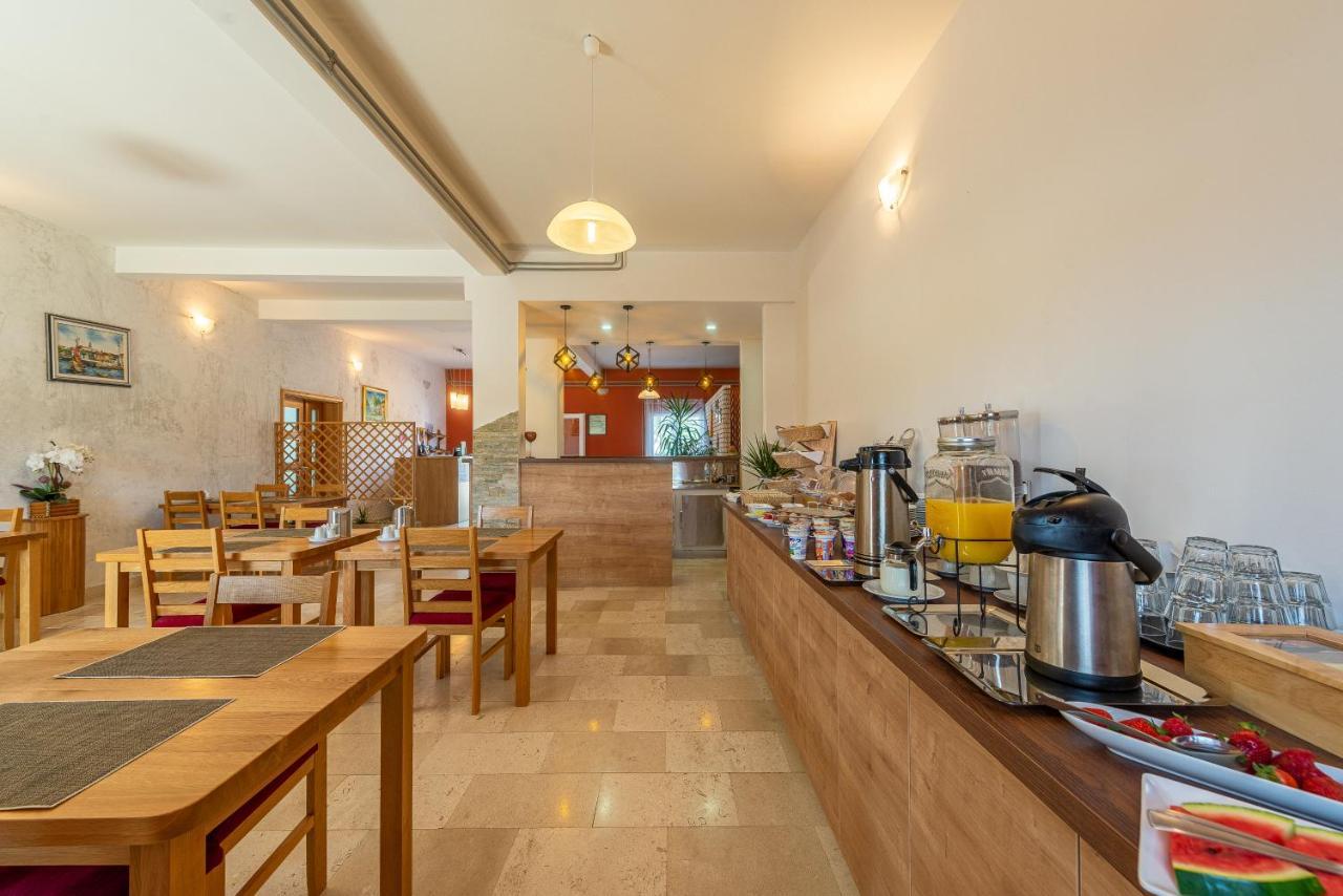 Bed & Breakfast Maki 비오그라드나모루 외부 사진