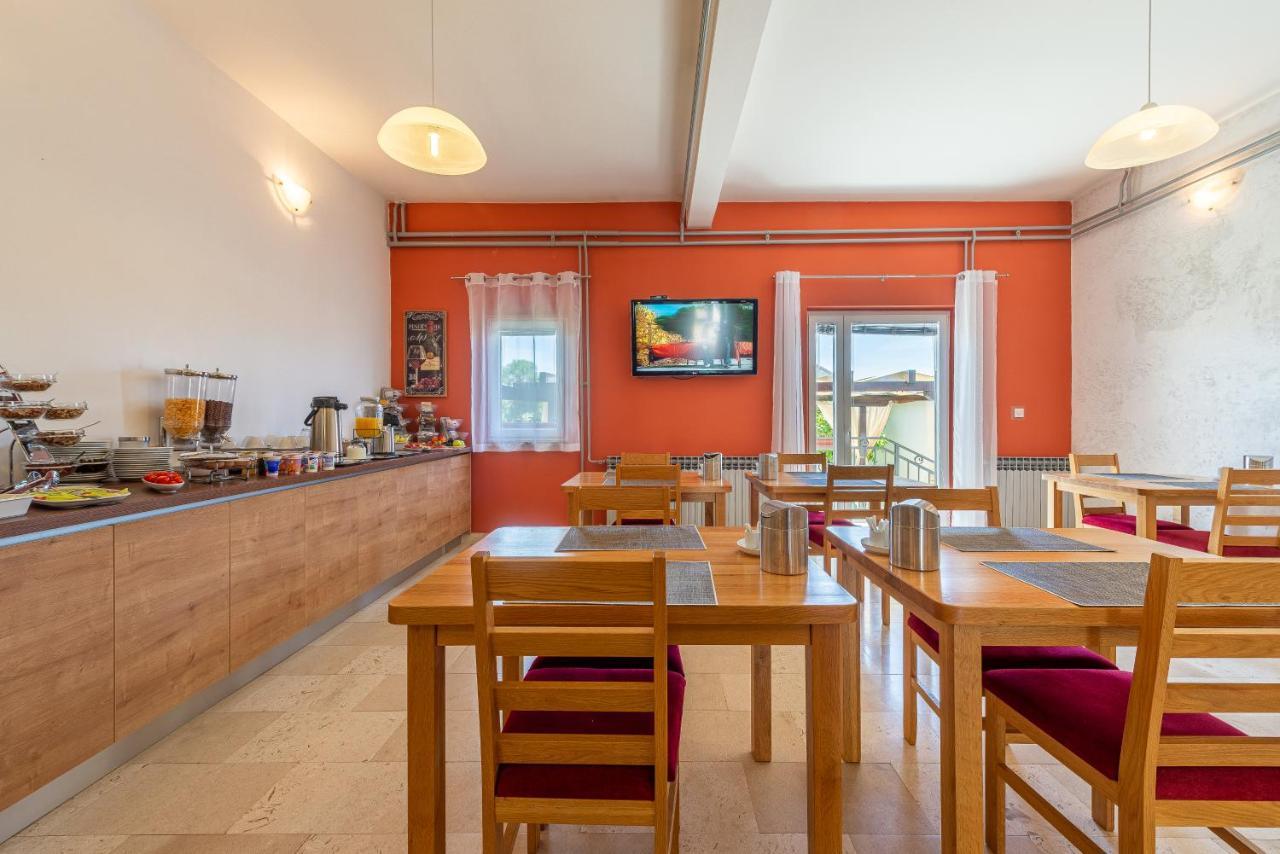 Bed & Breakfast Maki 비오그라드나모루 외부 사진
